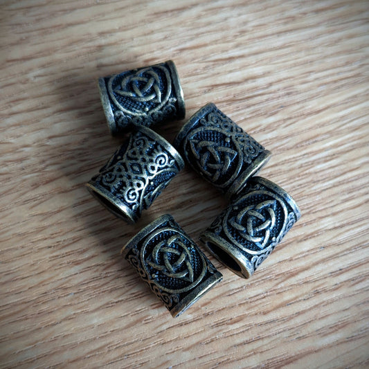 Metal triquetra beads (brass)