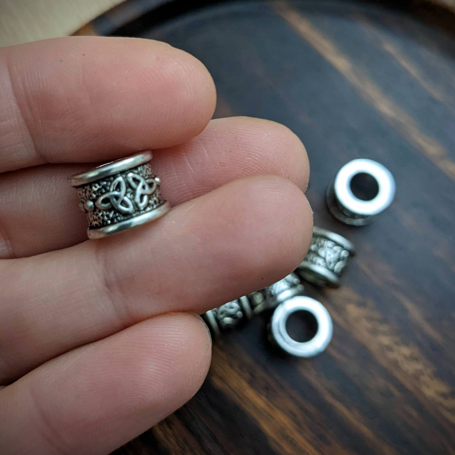 Metal triquetra beads