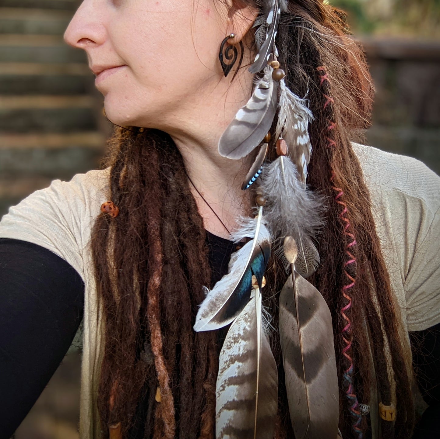 Felya hair feathers