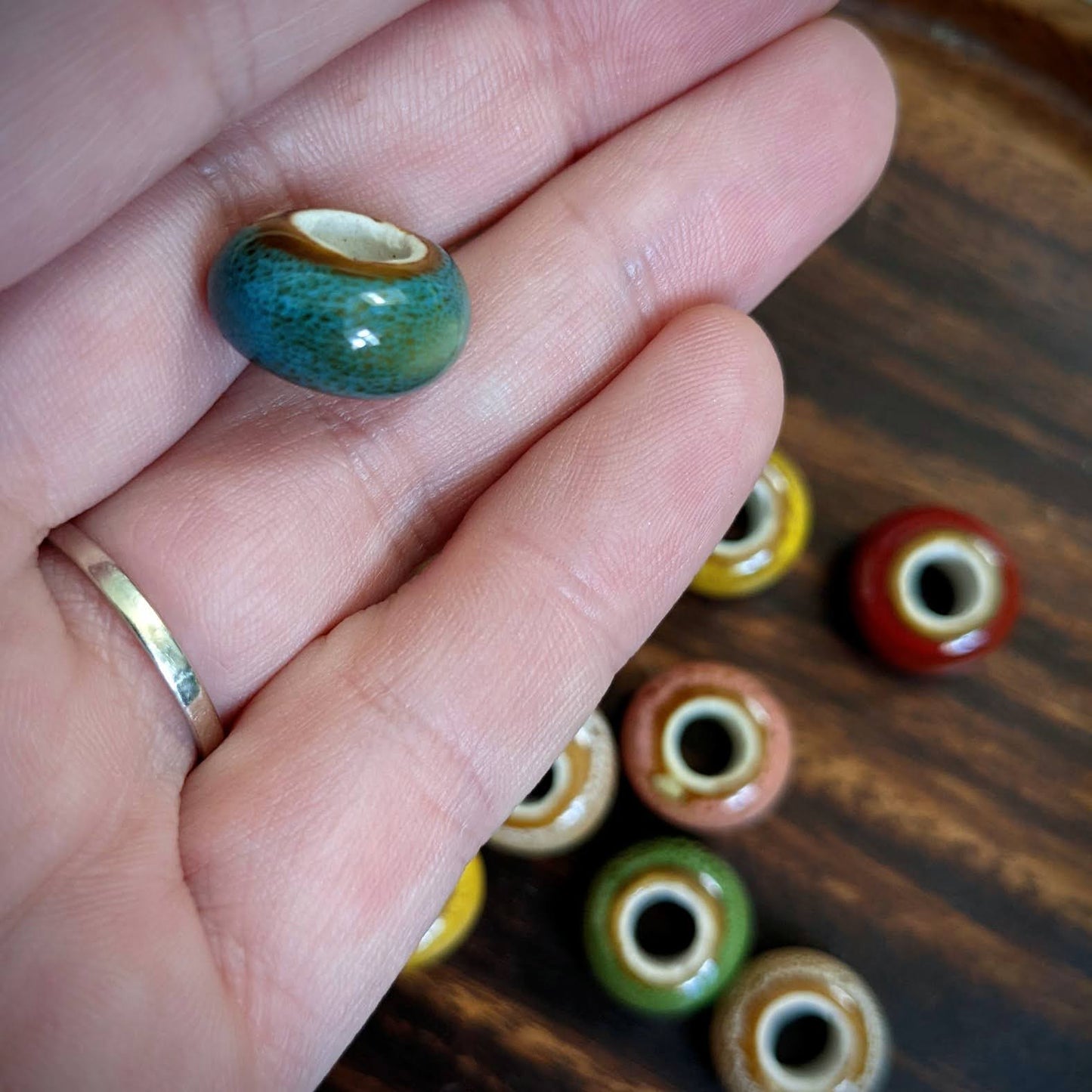 Ceramic beads for dreads annealed