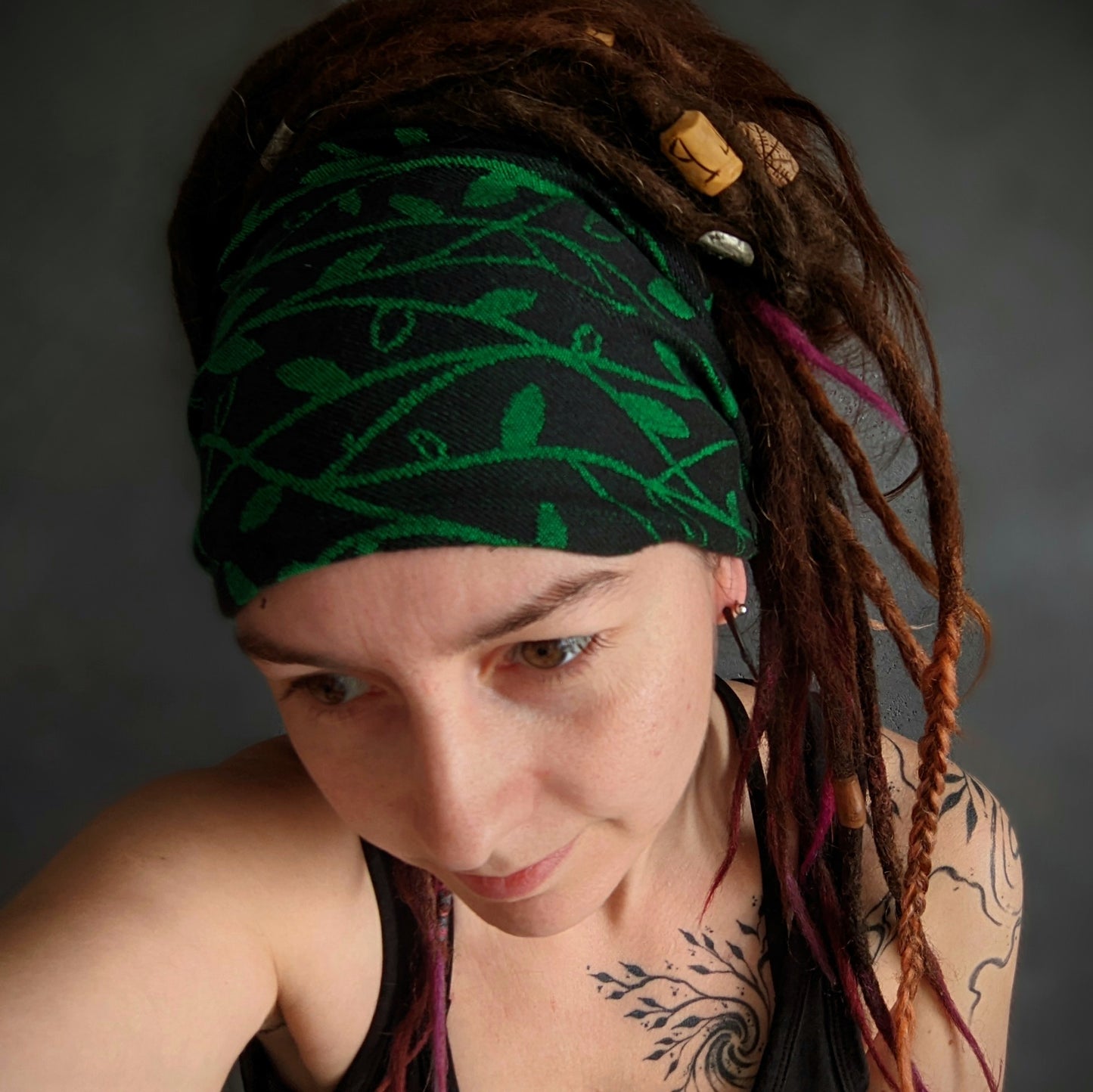 Scarf headband Leaves black 2