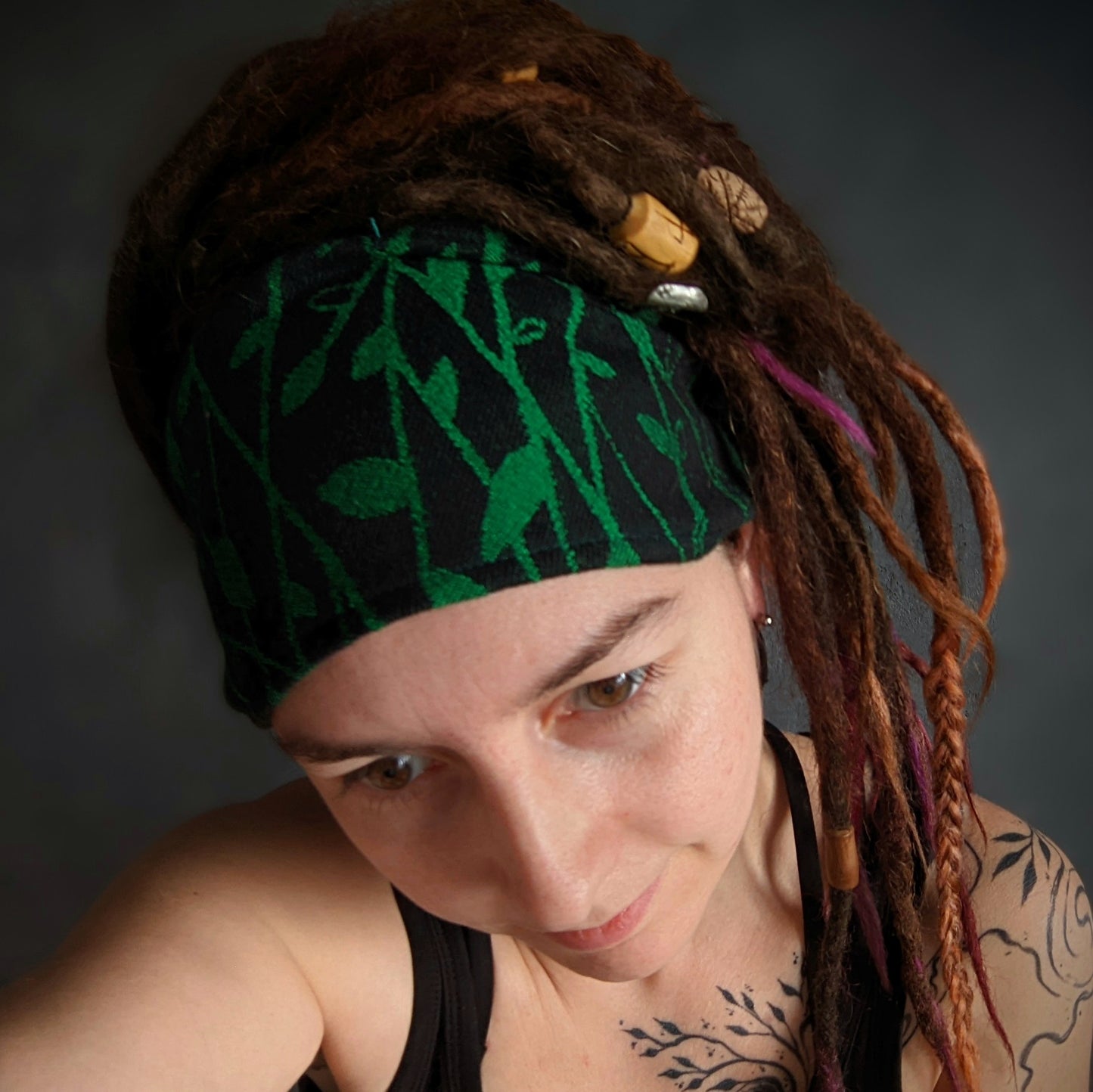 Scarf headband Leaves black 1