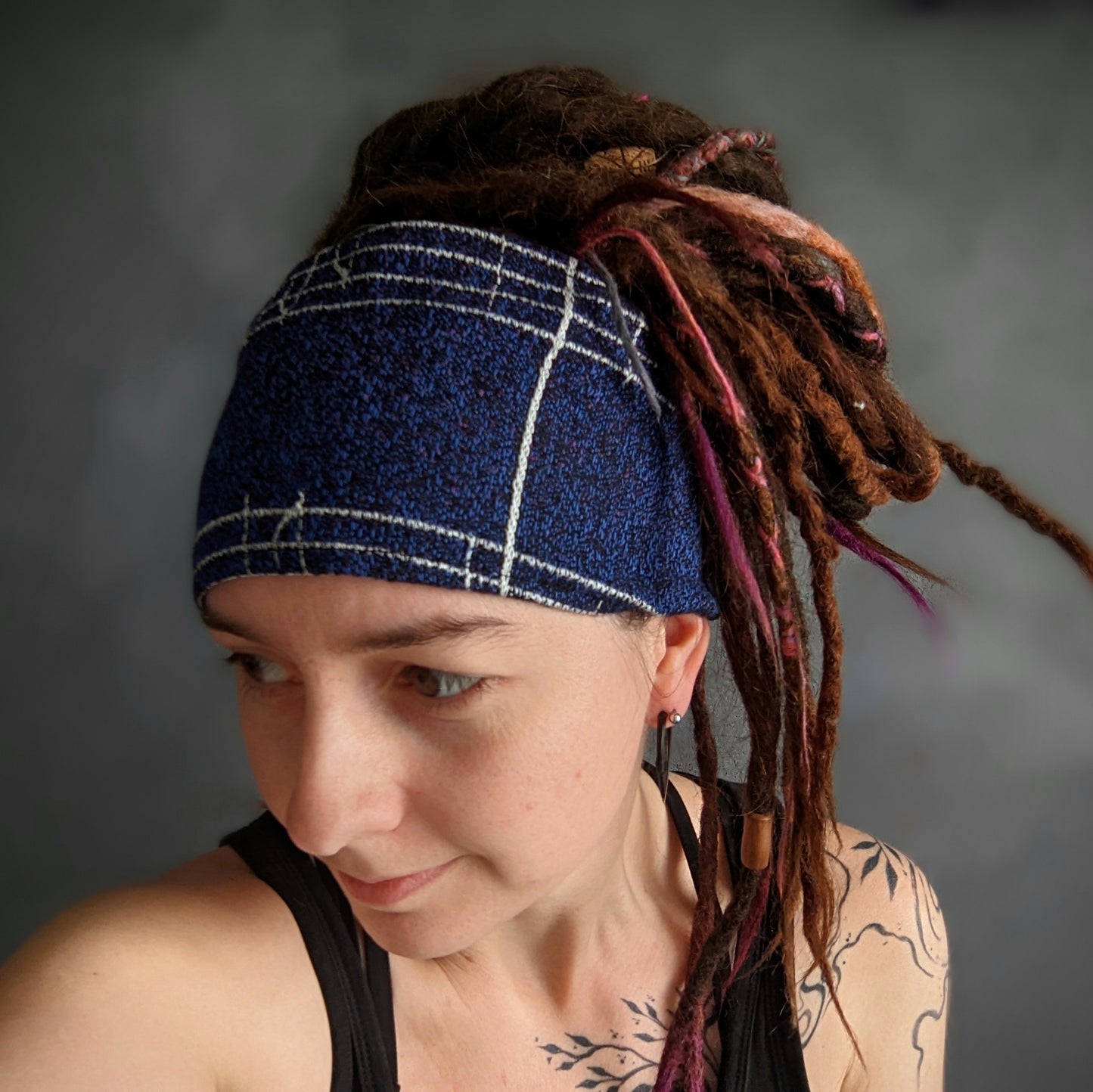 Scarf headband Outline