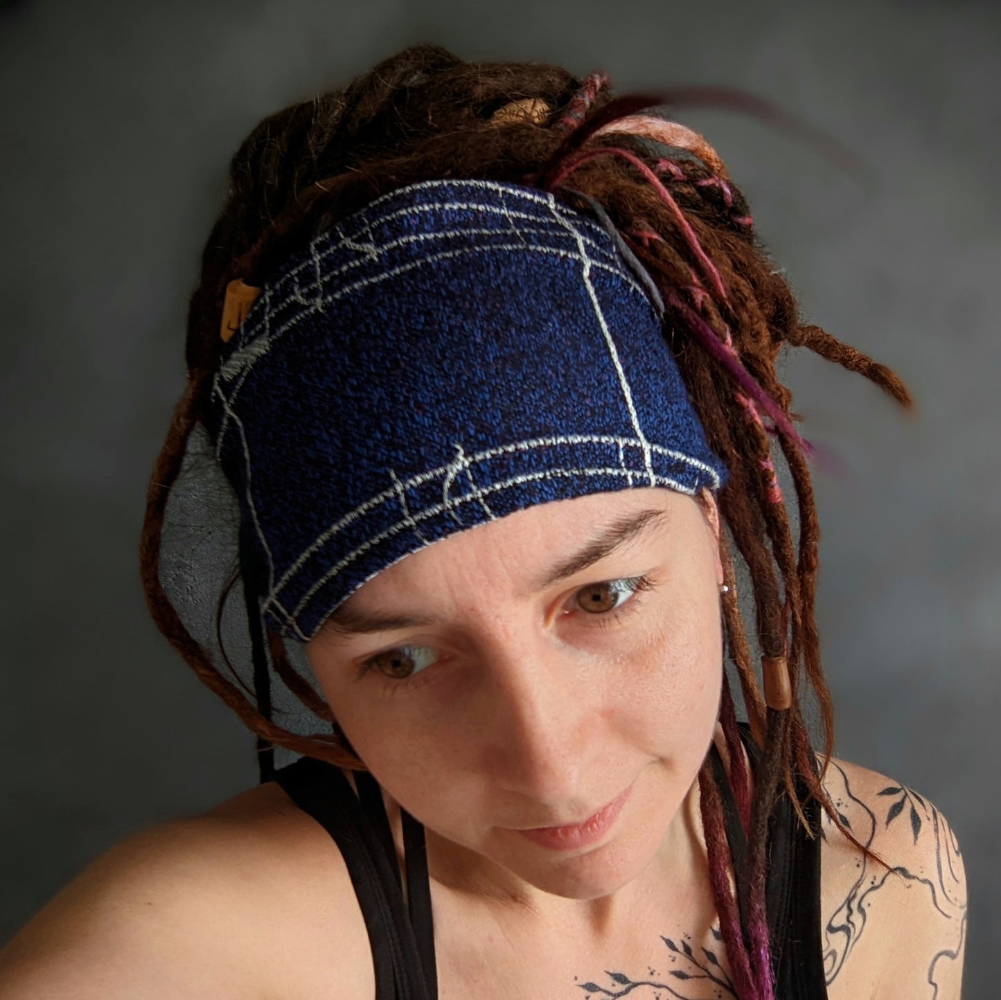 Scarf headband Outline
