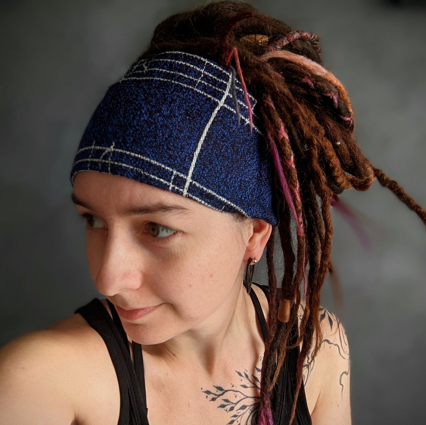 Scarf headband Outline