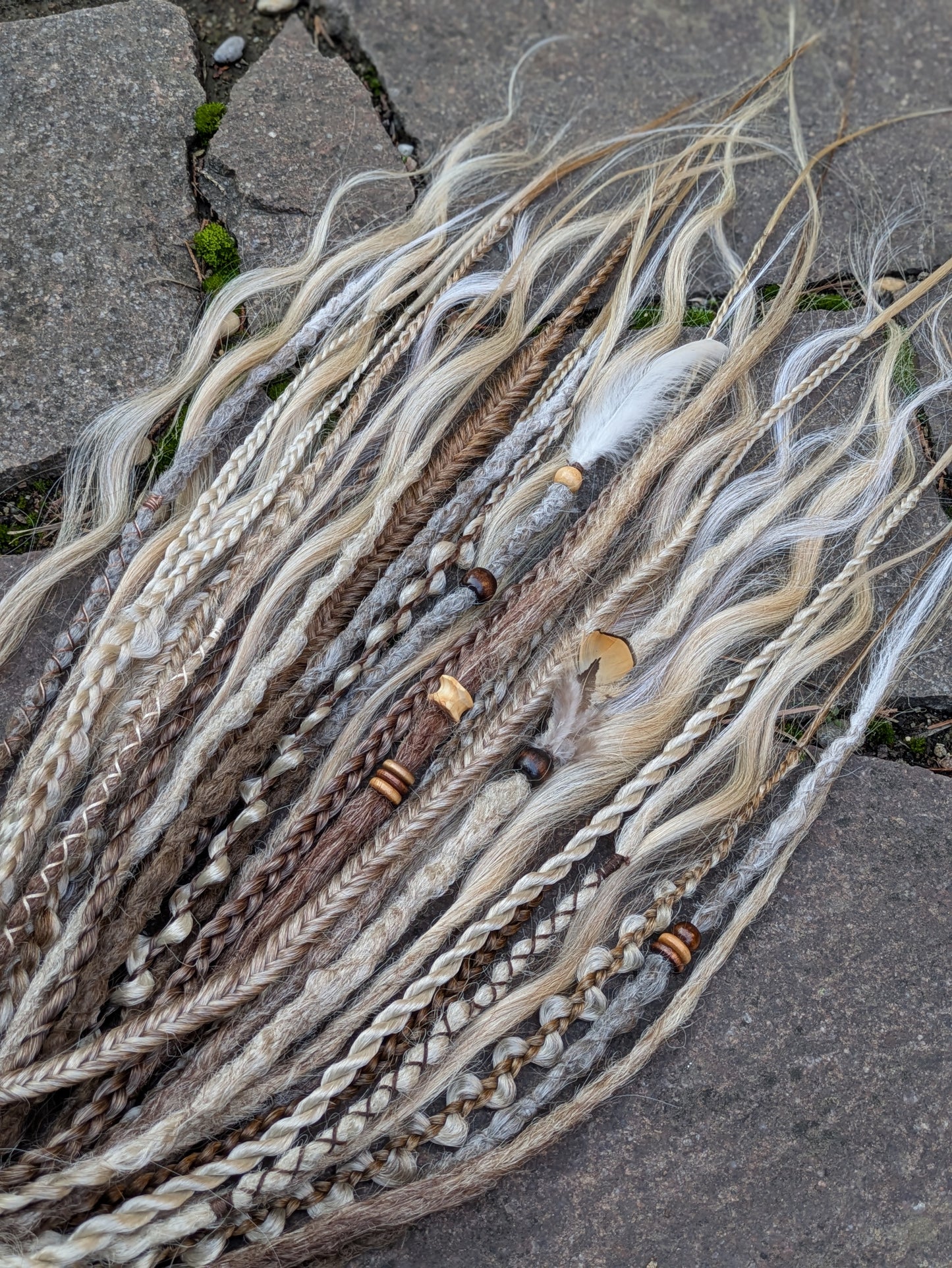 Decorative mini set of SE/DE braids/dreads on request
