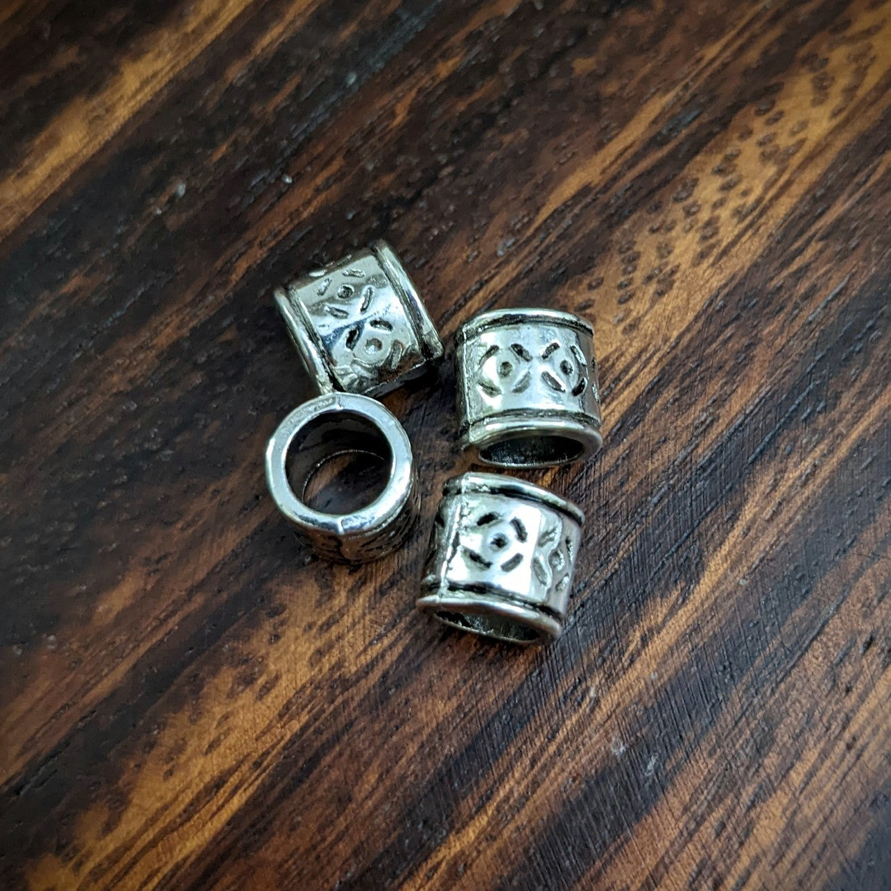 Metal engraving beads