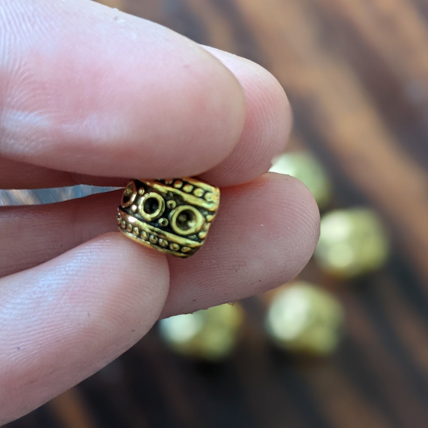 Metal gold dots beads