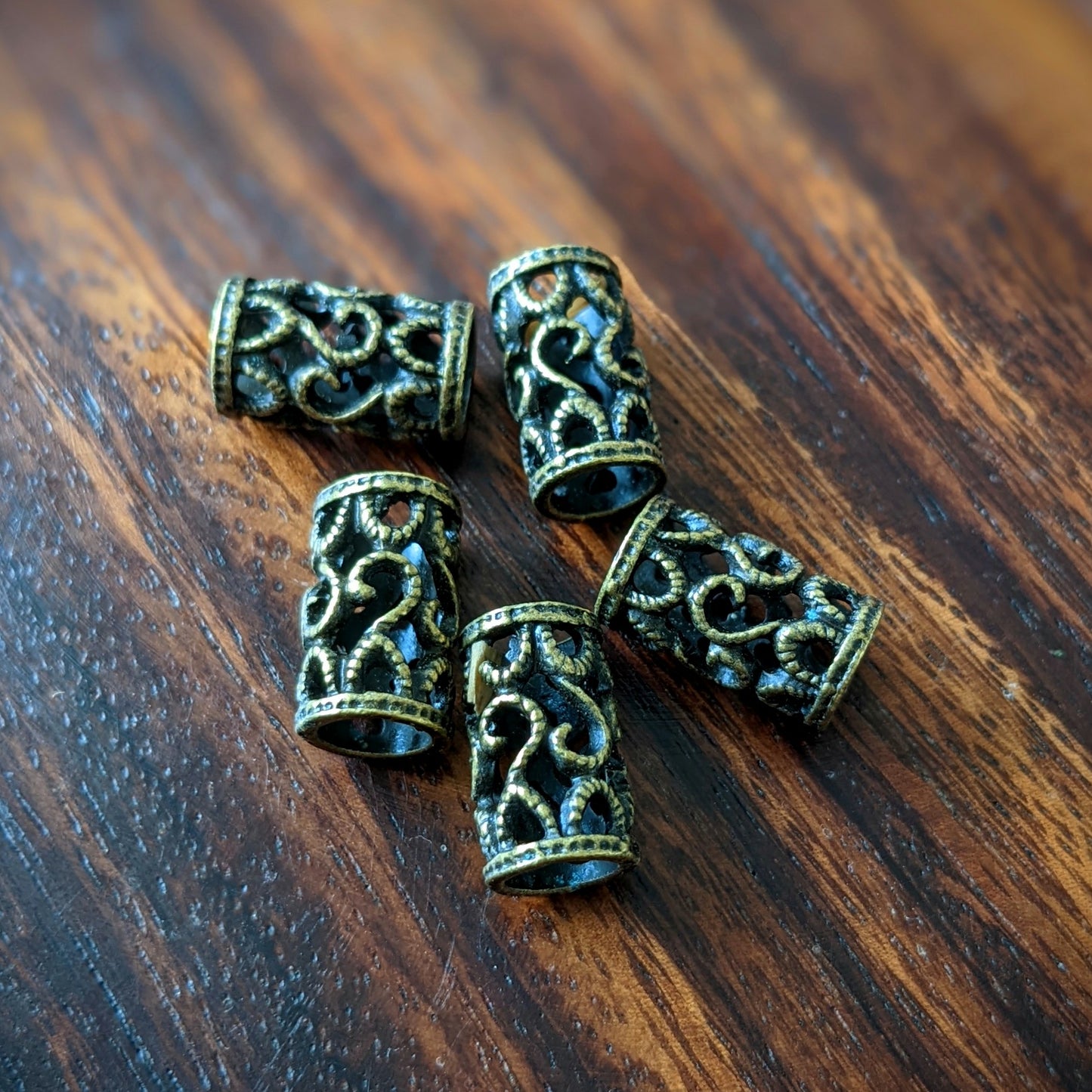 Metal beads with ornament (brass)