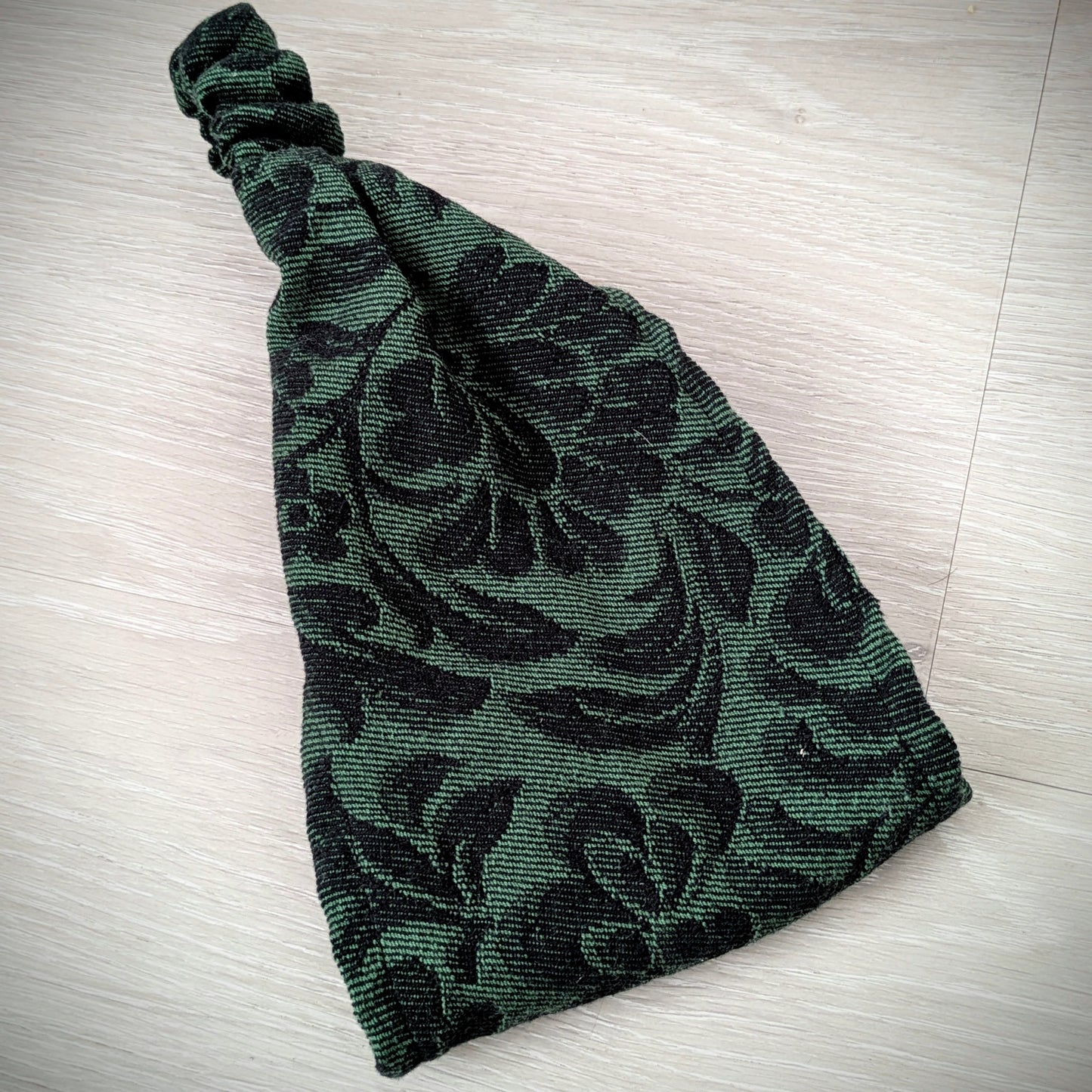 Scarf headband with dark flowers