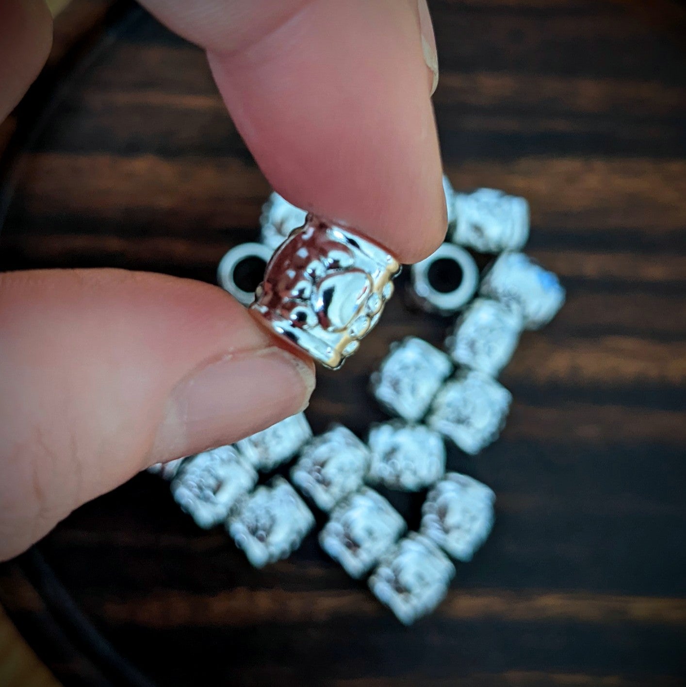 Metal paw beads
