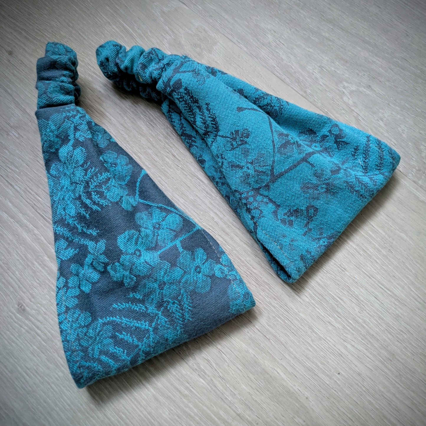 Scarf headband Dark flowers