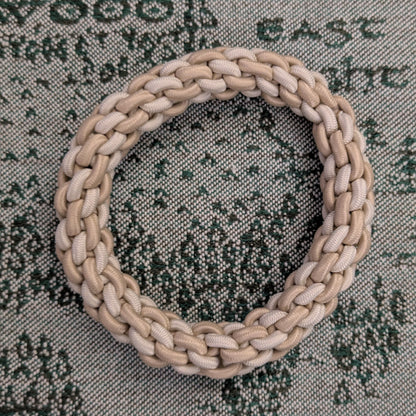 Two-tone rubber band