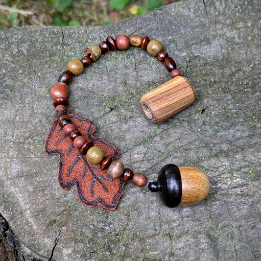 Dread bead toadstool with feather 1 (0.7 cm)