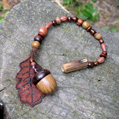 Dread bead toadstool with feather 1 (0.7 cm)